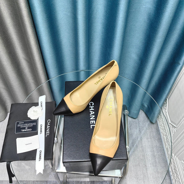 Chanel 26 Pointed Toe 85mm Pearl Beige Black in Cowhide 712801