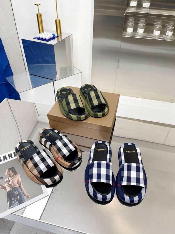 Burberry 26 Check Slippers Navy Blue Black in Cotton Linen 729729