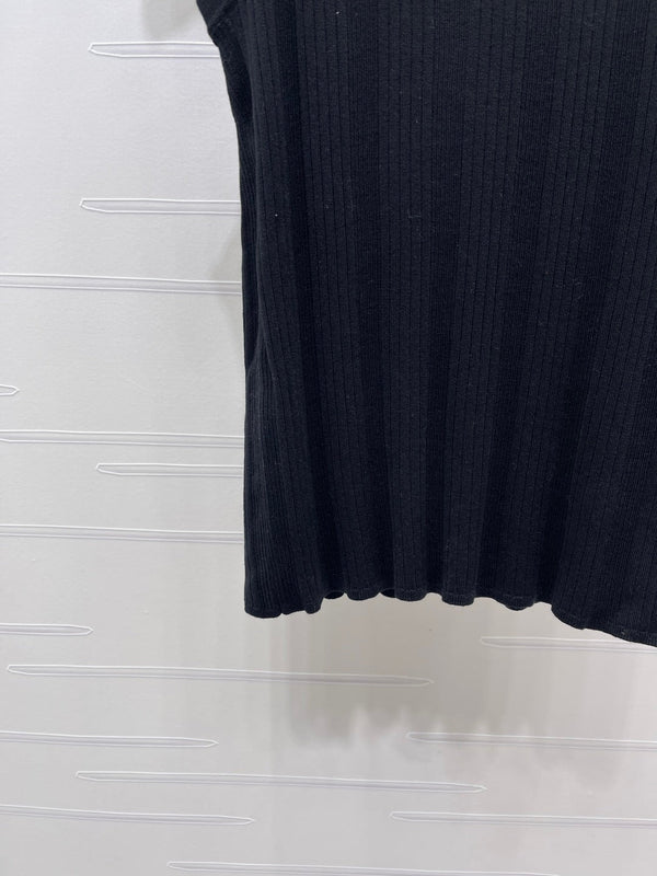 Chanel 2026 Vertical Ribbed Crew Neck Knit Vest Black in Knit Fabric 376042