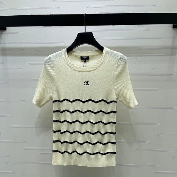 Chanel 2026 Wavy Stripe Knit Short-Sleeve Top Black in Knit Fabric 376034