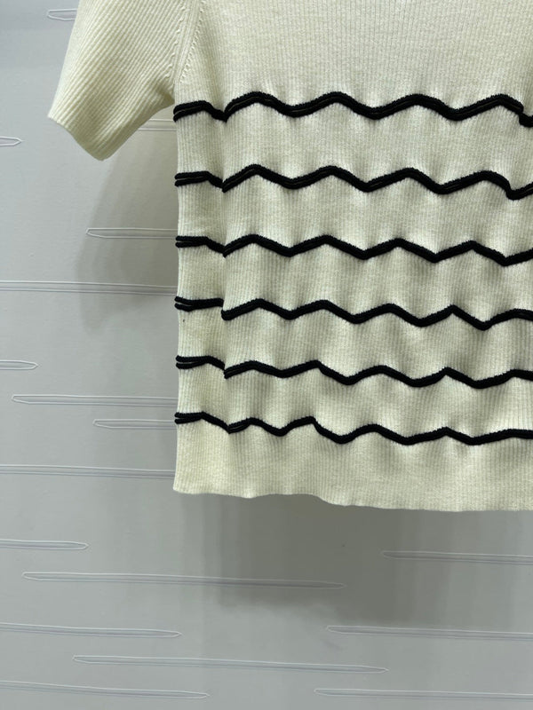 Chanel 2026 Wavy Stripe Knit Short-Sleeve Top Black in Knit Fabric 376034
