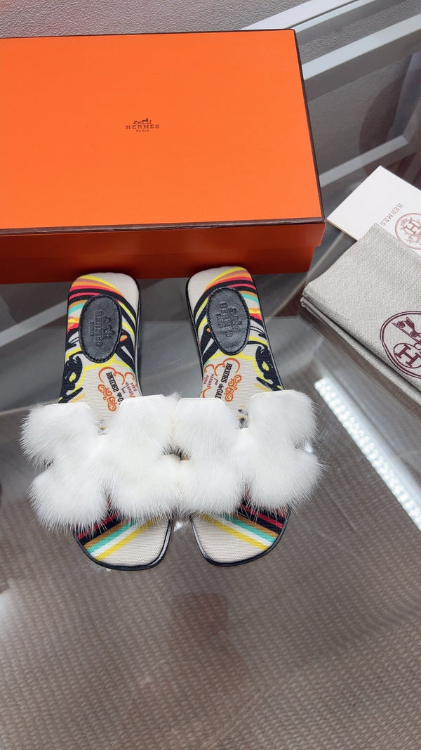 Hermes H-Style Flat Open-Toe Sandals White in Mink Fur 739514