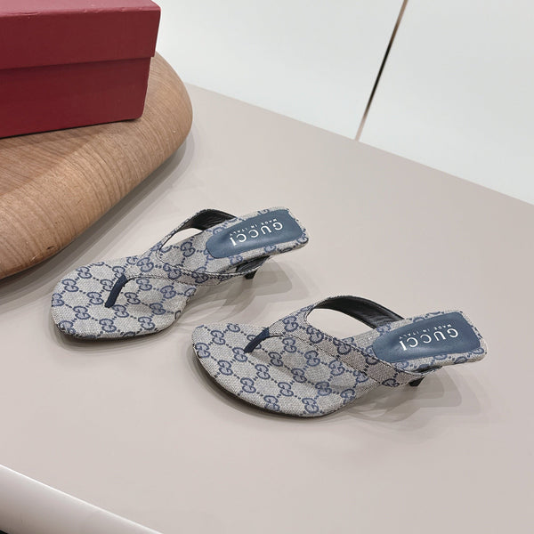 Gucci 26 Round Toe Flip-Flops 60 Navy Blue in Jacquard Fabric 739377