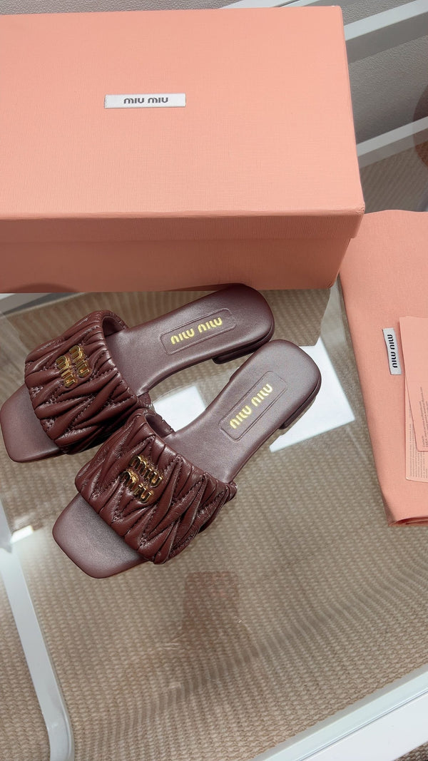 Miu Sandal Brown Matelassé Leather 739549