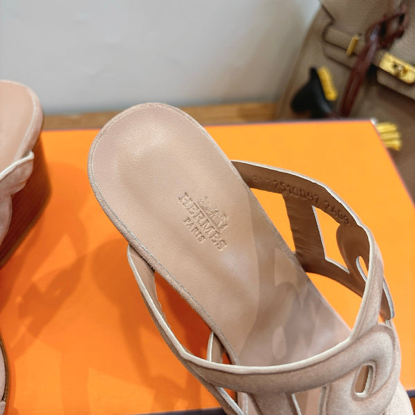 Hermès Sandal 60 Beige in Suede 743970