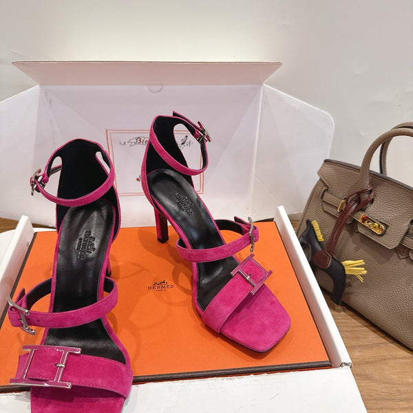 Hermès Liv Sandal 10.5 Pink in Deerskin 744076