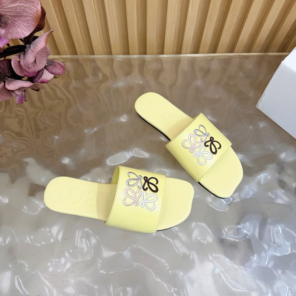 Loew Sandal Lemon Yellow in Sheepskin 749332