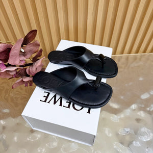 Loew Toggle Sandal Black in Cowhide 749328