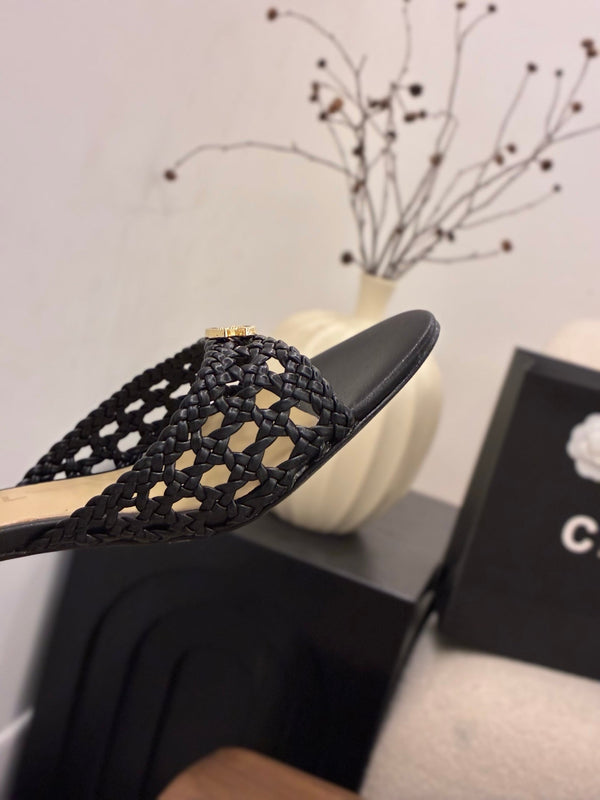 CC Ankle-strap Heeled 60 Black in Woven 747968