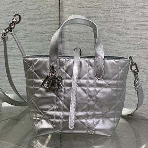 CD Toujours Vertical 18cm Silver in Cowhide 286392