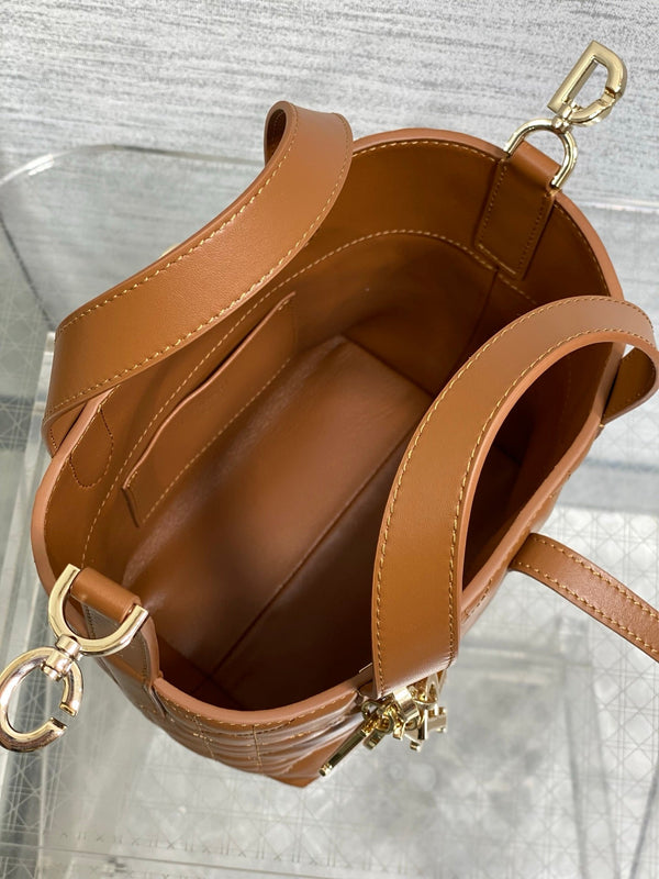 CD Toujours Vertical 18cm Brown in Cowhide 286402