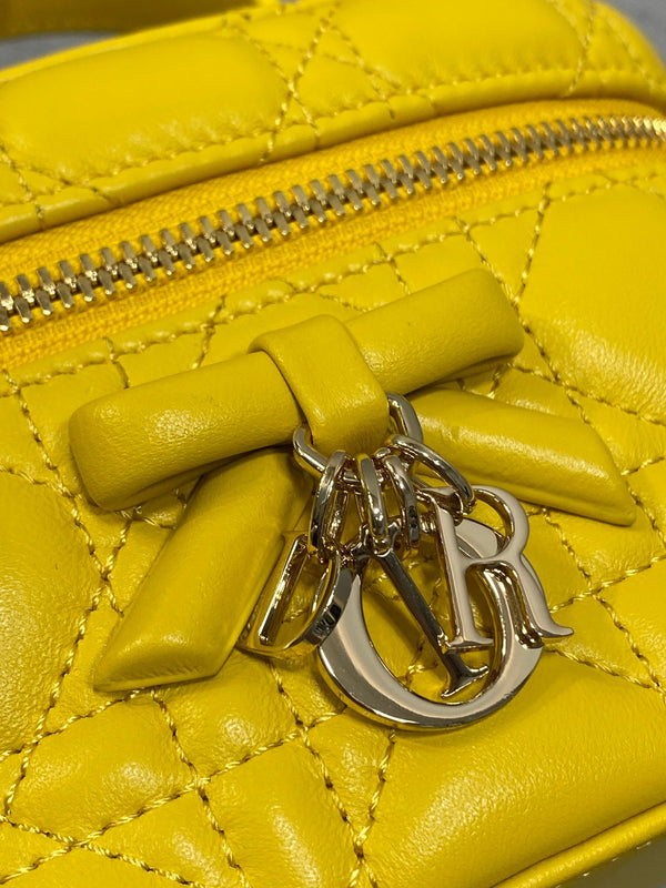 CD Bow-embellished Cosmetic Bag 17.5 Yellow in Lambskin 286426
