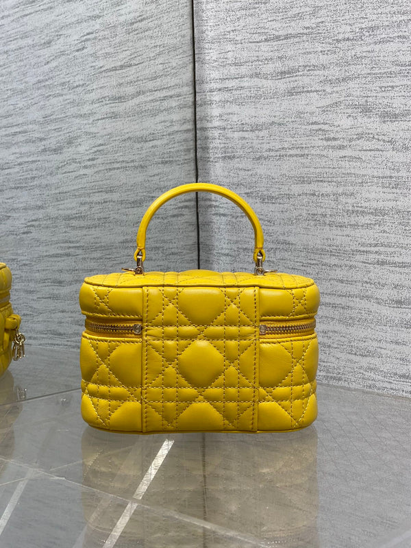 CD Bow-embellished Cosmetic Bag 17.5 Yellow in Lambskin 286426