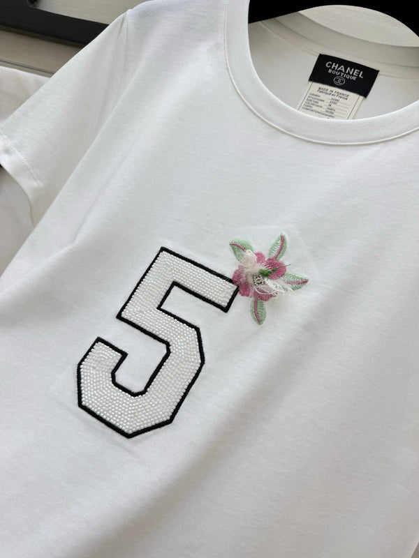 CC 26 Letter Logo Sequin T-shirt White in Cotton 379423