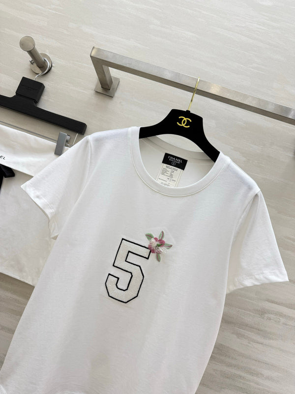 CC 26 Letter Logo Sequin T-shirt White in Cotton 379423