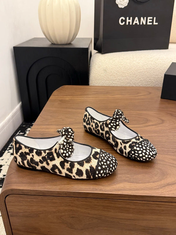 CC 26 Polka Dot Mary Janes Beige in Horsehair 756089
