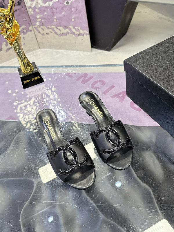 CC Double C Logo Kitten Heel 25mm Sandals Black in Leather 757855