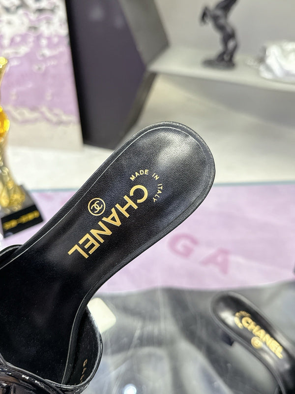 CC Double C Logo Kitten Heel 25mm Sandals Black in Leather 757855
