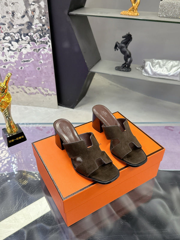 HM Sandal 90mm Dark Brown in Sandblasted Cowhide 757937