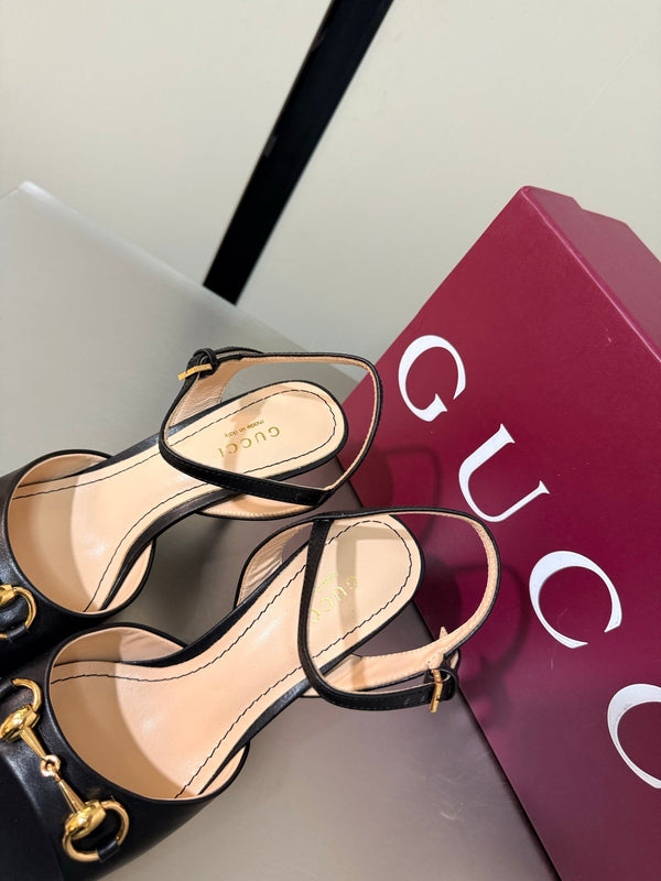 GG Buckle Stiletto Round Toe Heel Height 85mm Black in Calfskin 784467