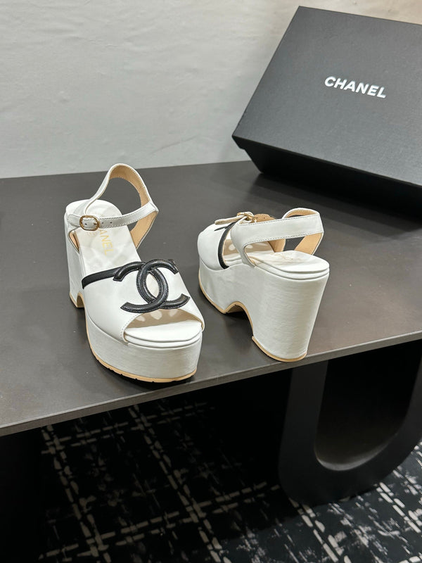 CC Platform Sandal White in Sheepskin 784211