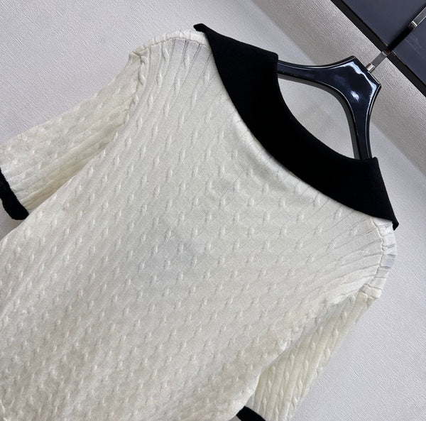 CC 26 Color-blocked Collared Short-Sleeve Knit Top White in Wool 385348