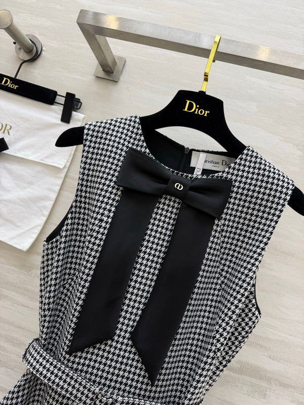 CD 26 Houndstooth Sleeveless Dress White Black in 384696