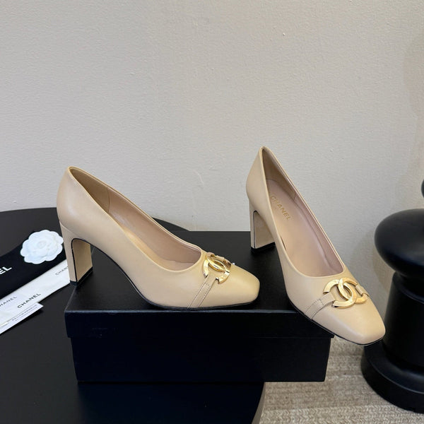 CC 26ss Logo Square-Toe Pumps Beige Lambskin 835689