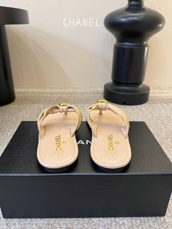 CC 26S Thong Slide Sandals Begie Cowhide 835645