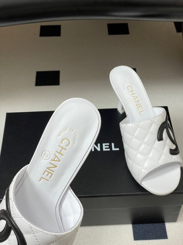 CC 26A Logo Quilted Heeled Sandals 8cm White Black Lambskin 834711