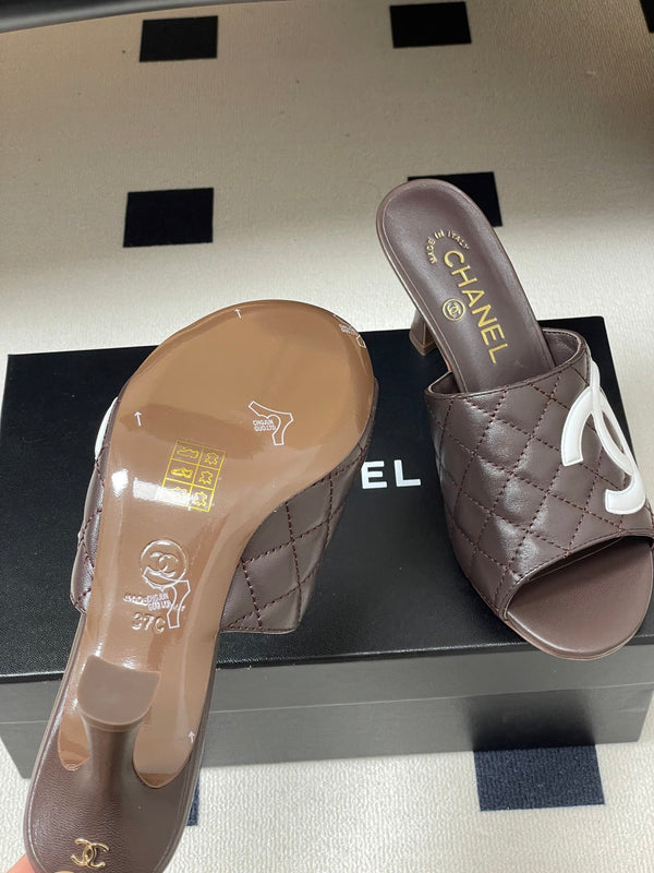 CC 26A Logo Quilted Heeled Sandals 8cm Dark Brown White Lambskin 834709