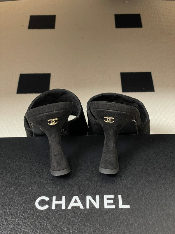 CC 26A Logo Quilted Heeled Sandals 8cm Black Suede 834706