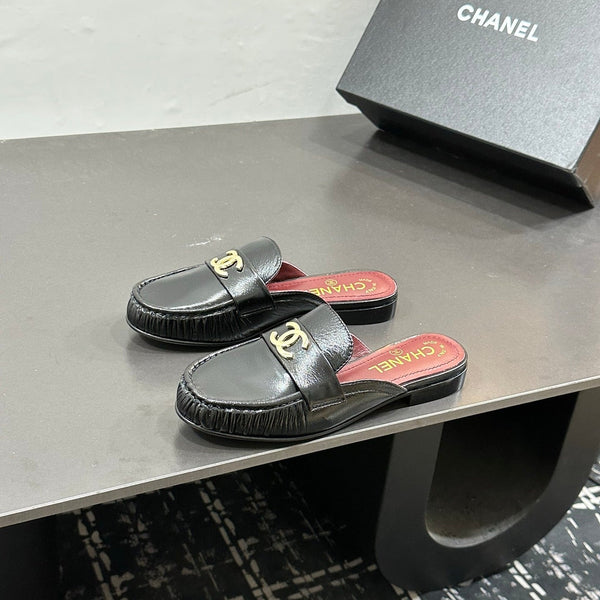CC 2026 Double C Logo Loafers Black Leather Sheepskin 832501