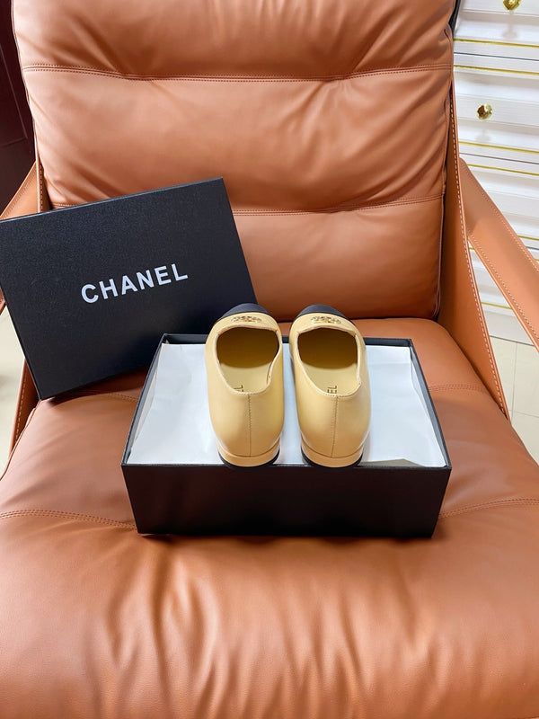 CC 26P Double C Loafers Beige Black Lambskin & Grosgrain 857975
