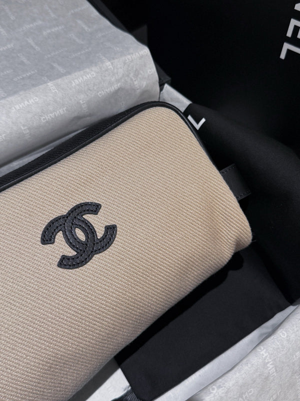 CC Coco Beach 26s Zipped Pouch CC Logo 22cm Cream Canvas 292118