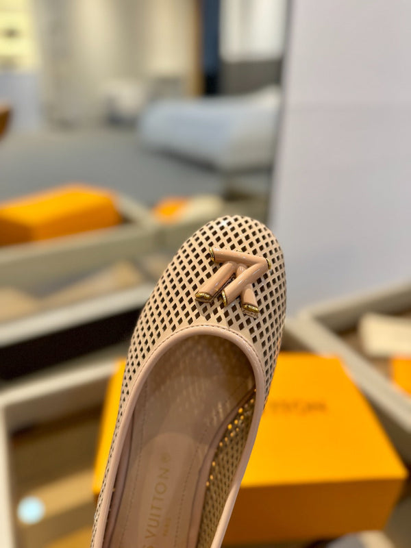 LV Shake Perforated Ballet Flats Beige Calfskin 893576