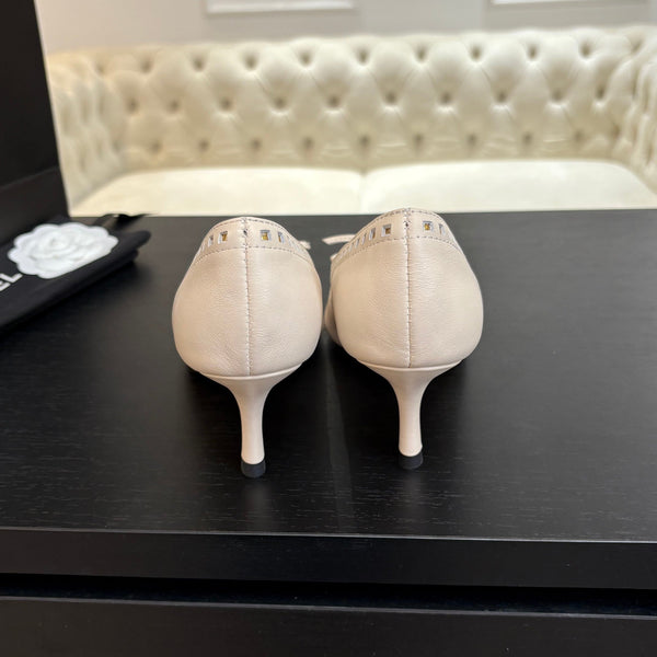 CC Bow Pointed Toe Pumps 6.5cm Cream Leather 912935