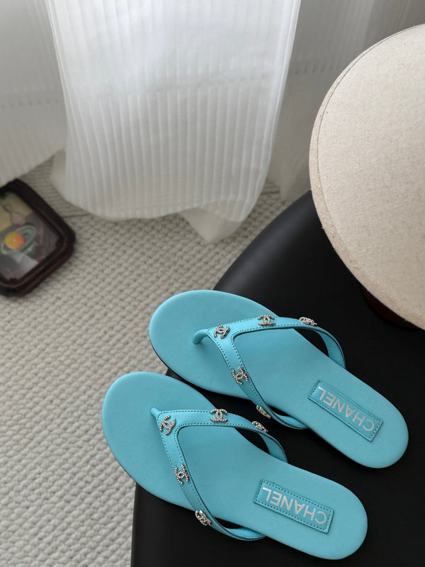 CC Crystal Logo Thong Sandals Blue Leather 915114