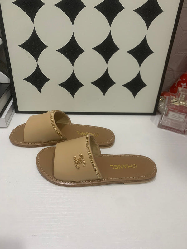 CC Chain Flat Slides Beige Leather 928603