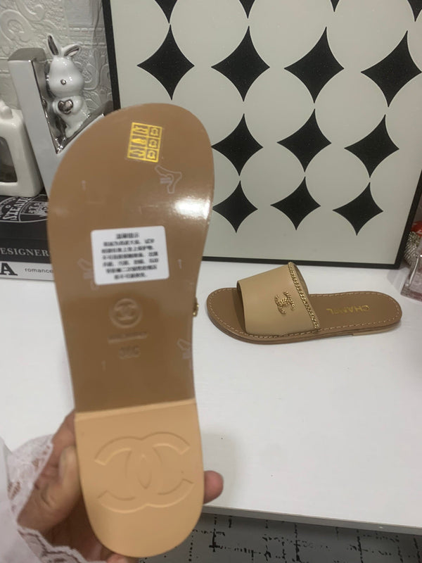 CC Chain Flat Slides Beige Leather 928603