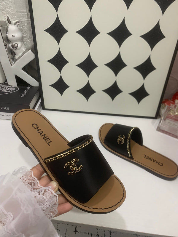 CC Chain Flat Slides Black Leather 928601