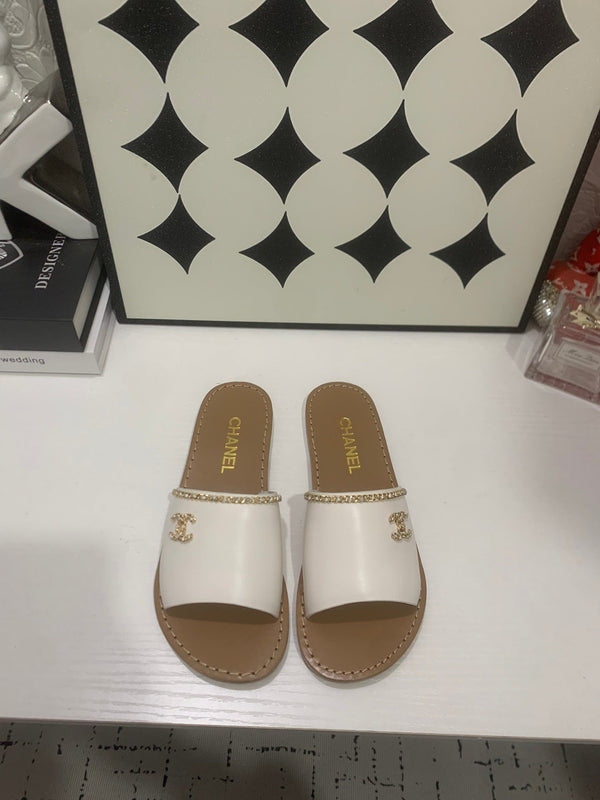 CC Chain Flat Slides White Leather 928600