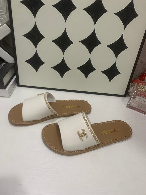 CC Chain Flat Slides White Leather 928600