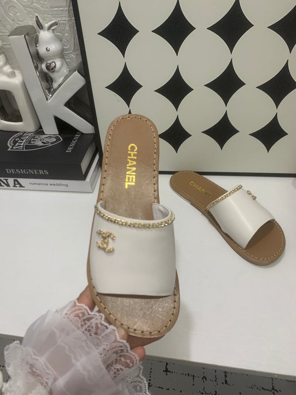 CC Chain Flat Slides White Leather 928600