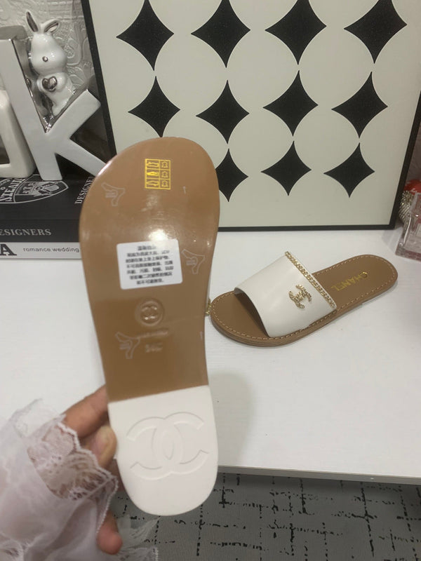 CC Chain Flat Slides White Leather 928600