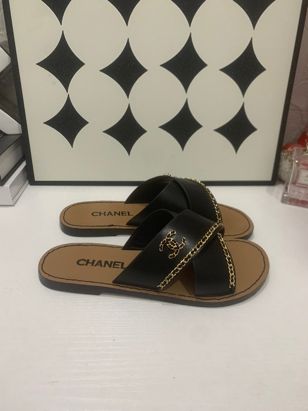 CC Chain Crossover Flat Sandals Black Leather 928597