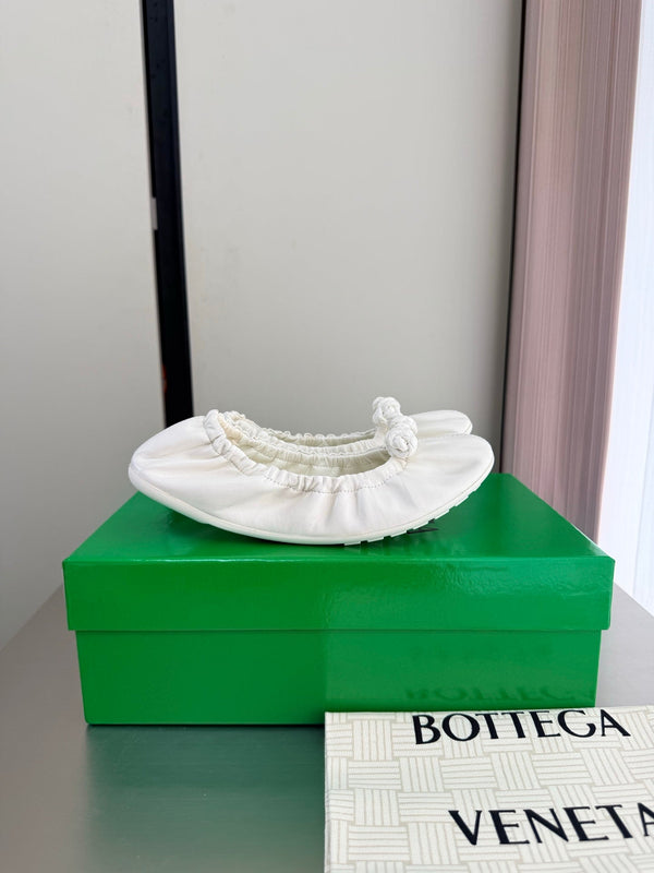 BV Fantasmina Knot Ballerina Flats White Leather 929576