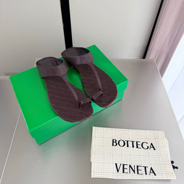 BV Livia Sandals Chocolate Intrecciato Leather 929501
