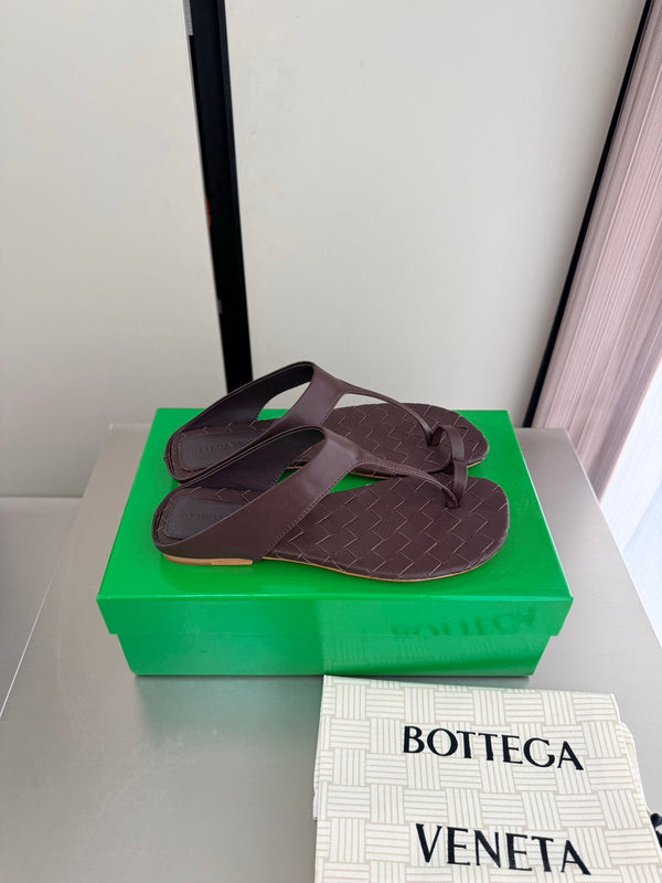 BV Livia Sandals Chocolate Intrecciato Leather 929501