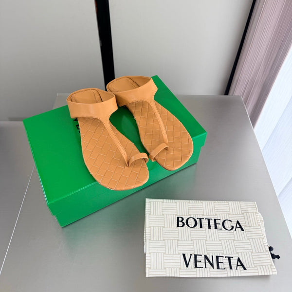BV Livia Sandals Camel Intrecciato Leather 929499